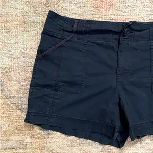 Old Navy Mid-Rise Shorts in Navy thumbnail 2