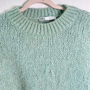 Zara Women’s Mint Green Wool Blend Chunky Cable Knit Sweater Large Long Sleeve‎ thumbnail 3