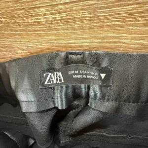 Zara Women's M Black Faux Leather Pants High Rise Slim Leg Pull On Stretch Edgy thumbnail 2