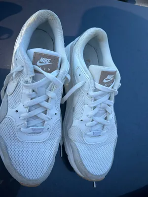 Nike Air Max Running Shoes Women’s 10 Dawn White Cream thumbnail 3