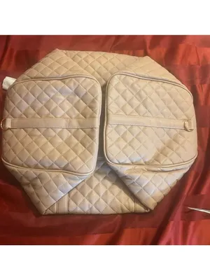 Elegant Quilted vegan leather weekender thumbnail 3