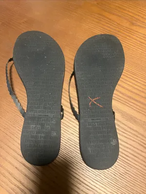 TKEES Black Leather Scalloped Thong Sandals, Size 9 thumbnail 6