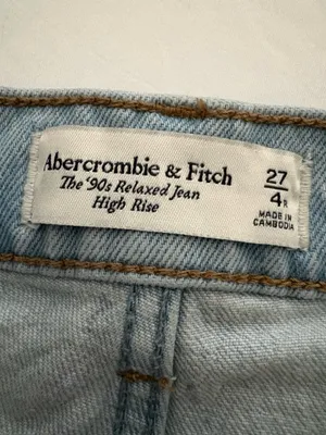 Abercrombie 90s Relaxed High-Rise Jeans thumbnail 3