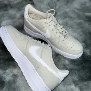 Nike Air Force 1 thumbnail 3