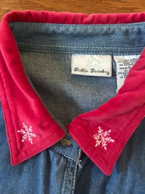 Y2K Bobbie Brooks Santa Reindeer Embroidered Denim Button-Down Shirt Size Large thumbnail 9