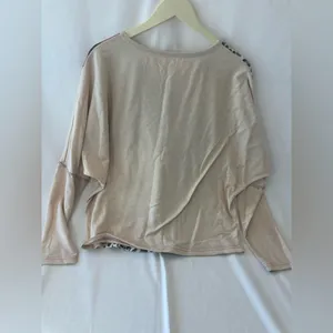 Leopard Patchwork Long Sleeve Animal print color block long sleeve V-neck top thumbnail 2