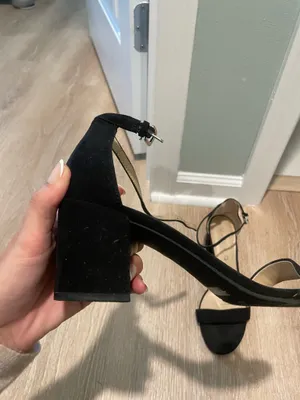 Black heels Size 9 thumbnail 4