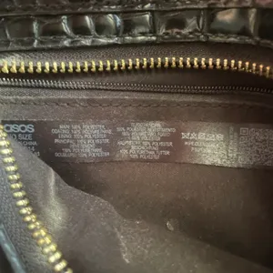 ASOS Black Alligator Textured Shoulder Bag thumbnail 2