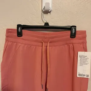Lululemon Scuba High-Rise French Terry Jogger. NWT SZ 10 Pink Savannah. thumbnail 4