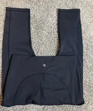 Athleta Ultimate Stash Pocket Capri leggings Black size small thumbnail 1