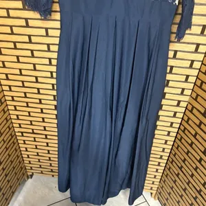 Eliza J. Blue Lace Gown Size 12 thumbnail 5