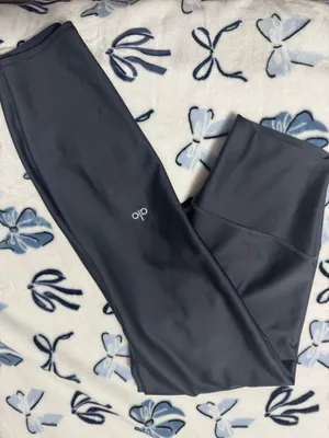 Alo Yoga Leggings thumbnail 1
