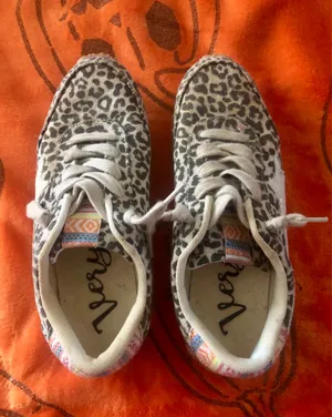 Very G Runner Leopard Sneakers thumbnail 1