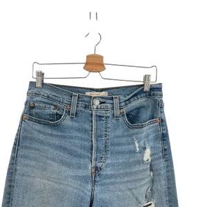 Levi's Wedgie‎ Straight Jeans Distressed Denim Medium Wash Blue Size 30 thumbnail 4