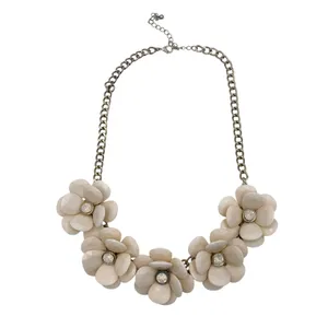 Vintage Y2K Chunky Acrylic Flower Necklace Rhinestone Jewel Statement Retro thumbnail 2