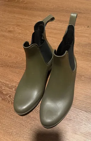 Olive Heeled Rain Booties Green Size 7 thumbnail 1