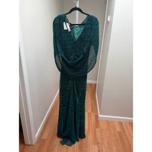 NEW Betsy & Adam Metallic Jade Green Drape Sleeve Sheath Gown Size 14 thumbnail 8