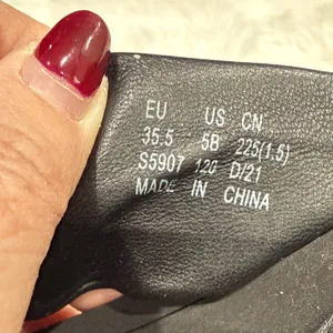 Stuart Weitzman Black Leather Sandals thumbnail 3