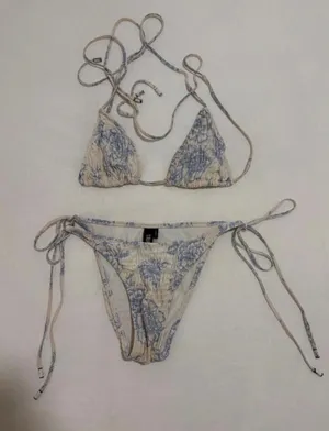 Triangl Bikini Set thumbnail 1