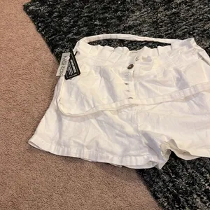 NWT revolve mp|c medium white shorts‎ thumbnail 2