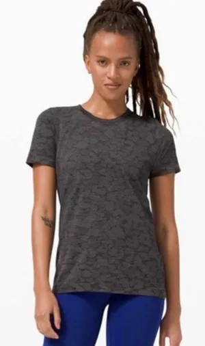 Lululemon athletica women’s breeze by polar spots titanium/black short sleeve thumbnail 1