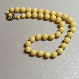 Vintage Yellow Beaded Necklace thumbnail 5