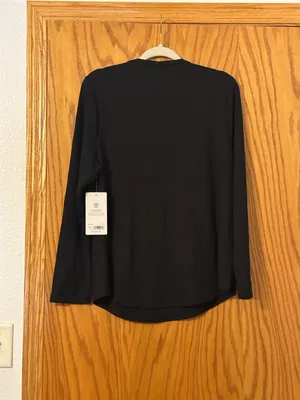 Athleta Wind Down Sleep Top - Women's Black Long Sleeve Henley - NWT - Size XL thumbnail 3