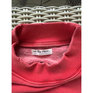 We The Free Free People Mock‎ Neck Relaxed Cropped Sweatshirt Red Large thumbnail 8