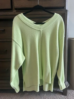 sweater pullover thumbnail 1