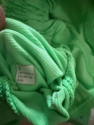 Lululemon Hotty Hot Shorts Low Rise 2.5” Lime Green Women’s Size 2 thumbnail 8