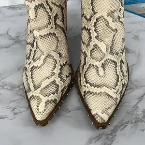 Steve Madden Alyse Booties Womens 6 Neutral Snakeskin Studded V-Cut Block Heel‎ thumbnail 5