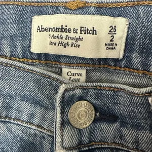 Abercrombie & Fitch Curve Love Ankle Straight Ultra High‎ Rise Jeans Womens 26/2 thumbnail 5