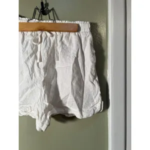 Stradivarius Women's Size Small Shorts Pull On Elastic Tie Waist Pockets White thumbnail 3