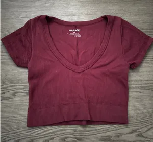Garage Burgundy Ribbed V-Neck Seamless Crop Top Short Sleeve M/M 100081533 thumbnail 1
