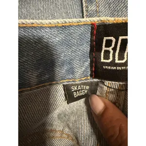 BDG Urban Outfitters Skater Baggy Jeans Light Wash Distressed Wide Leg 26 Womens thumbnail 6