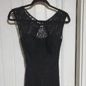 Betsy & Adam Evening Gown Size 4 thumbnail 5