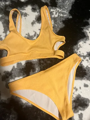 Cupshe swimsuit size M thumbnail 1