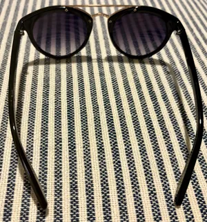 Sunglasses Black thumbnail 4