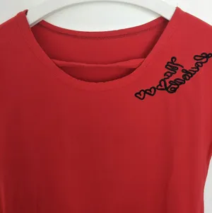 Red Thirt Size L thumbnail 3