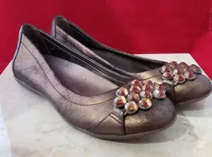 Kenneth Cole Reaction Women's Bronze Jeweled Flats My Boo - Size 7 thumbnail 1
