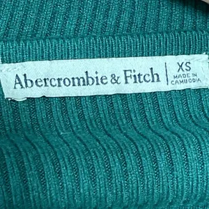 Abercrombie & Fitch Green Rib Knit Boat Neck Long Sleeve Crop Sweater Top Sz XS thumbnail 4