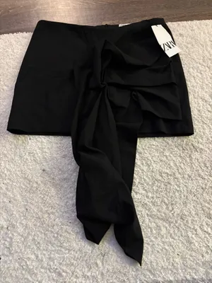 NWT Zara black asymmetric mini skirt Limited Edition. Size Large thumbnail 6