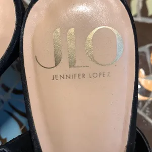 Jennifer Lopez Black Rhinestone Two-Band Heeled Sandals Sz: 10 thumbnail 6