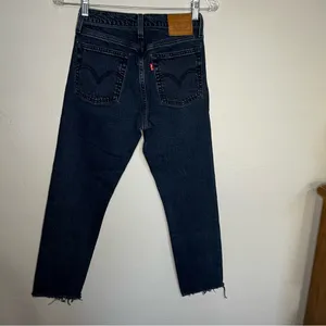 Levis Premiums Wedgie Washed Black‎ Raw Hem Crop Denim Jeans thumbnail 11