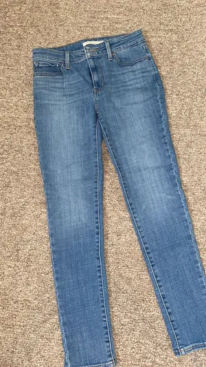 Levi's 711 Skinny Ankle Jeans thumbnail 1