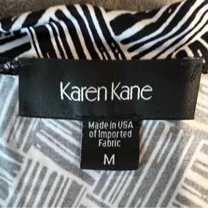 Karen Kane Black & White V Side top size medium thumbnail 6