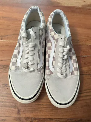 Checkered thumbnail 2