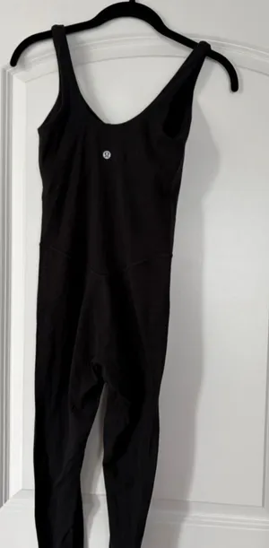 Lululemon One Piece  thumbnail 1