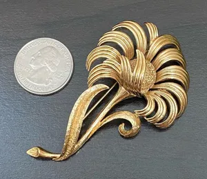 Vintage Signed MONET Brushed Gold-tone Flower Brooch thumbnail 5