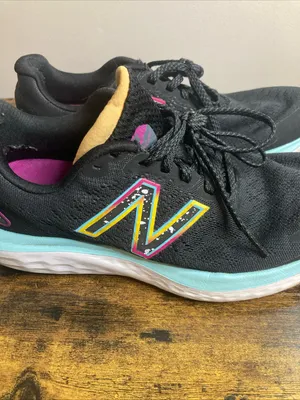 New Balance Sz 8 Womens Fresh Foam 680v7 - Black Pink Surf Light Blue Teal thumbnail 2